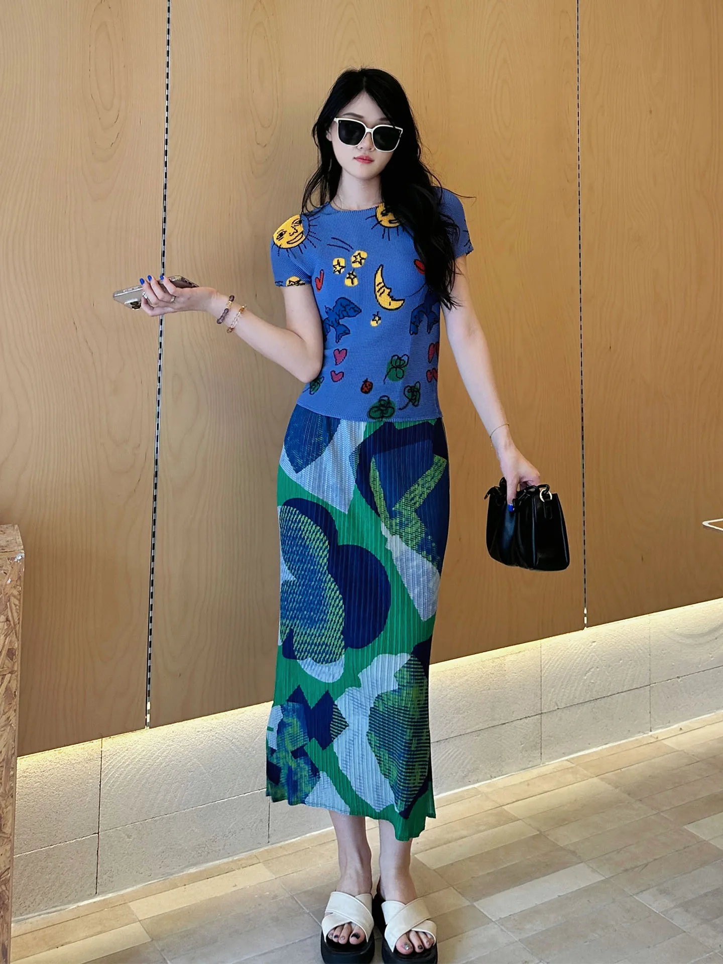 

Slim Fit Summer Print Short Sleeve Top And Half Skirt Set Women's Fashion Crease Detail Bodycon Style round Neckline Polyester