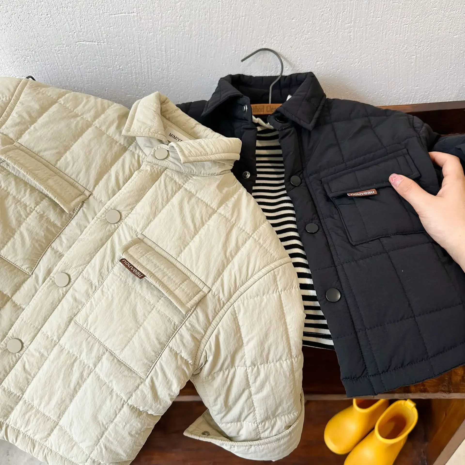 Kinder Baumwolle gefütterte Mantel 2023 Herbst Winter Neue Modische Jungen und Mädchen Einfarbig Baby Kurze Tasche Warme Jacke