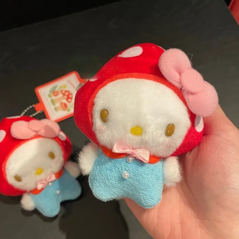 Uroczy pluszowy wisiorek z grzybkiem Hello Kitty, Sanrio, czerwony kapelusz, słodka lalka Kitty, kreatywny dodatek do plecaka, ozdoba do torby, prezent.