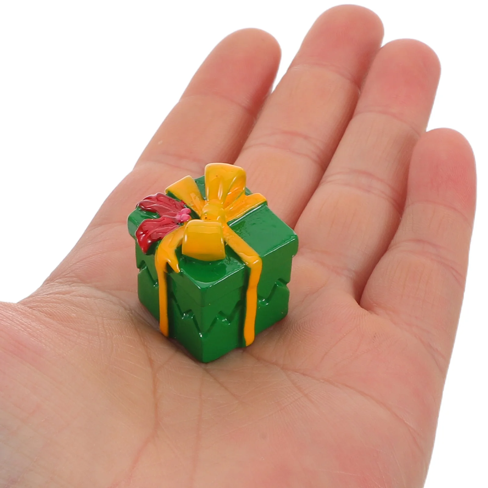 

7 шт. красочные смоляные рождественские миниатюрные подарочные коробки, подробные мини-рождественские украшения, идеально подходящие для украшения дома, миниатюрная подарочная коробка