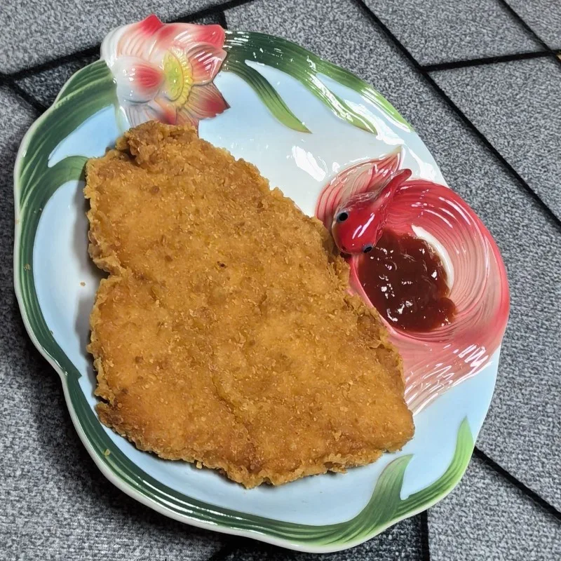 Plates with Fish Porcelain Dinner Plate High-grade Bone China Dishes Seasoning Pan Goldfish Embossed Ceramic Anaglyph Relief