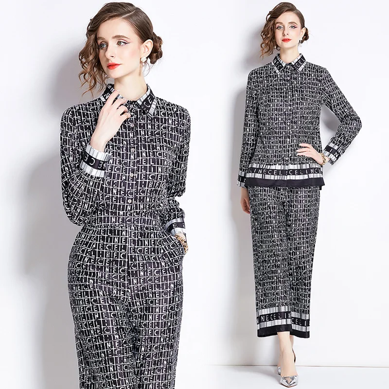 スリム効果のあるファッショナブルな服とワイドレッグパンツのセット、ゆったりとしたプリント柄の万能なポリエステル製ツーピーススーツ（女性用）