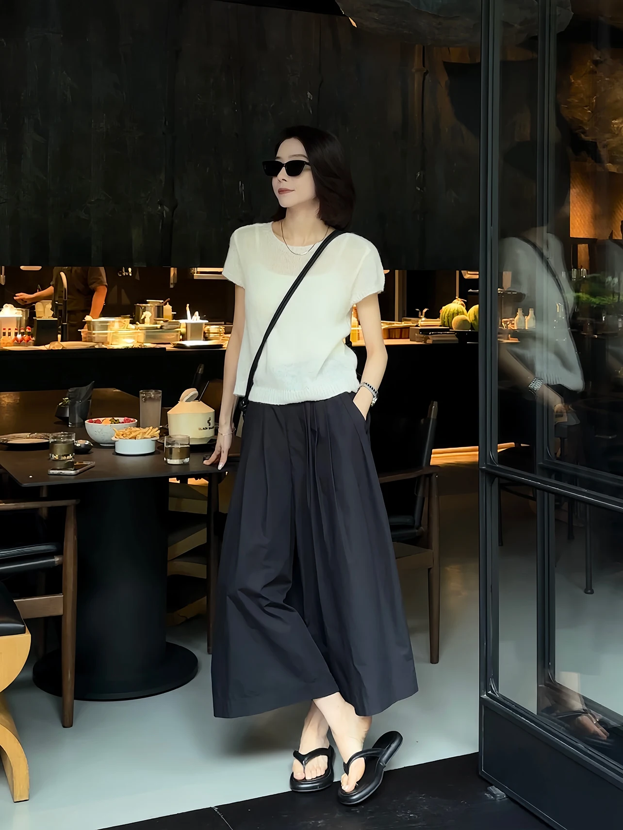 

Zhou Summer New Faionable ey Soft ort Knitted White Svel Top for Women Commute Sle Regular Fit Knitted Swe...