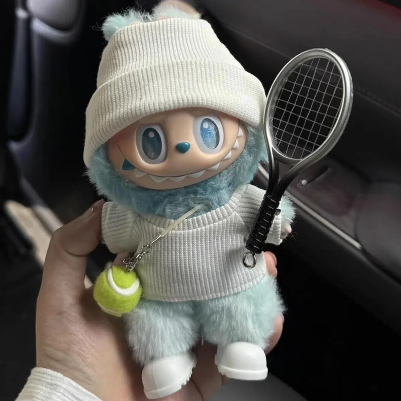 Per simpatici accessori per bambole coniglietto Labubu con vestiti lavorati a maglia Labubu Set sportivo da tennis Maglione per vestiti da collezione di giocattoli LABUBU