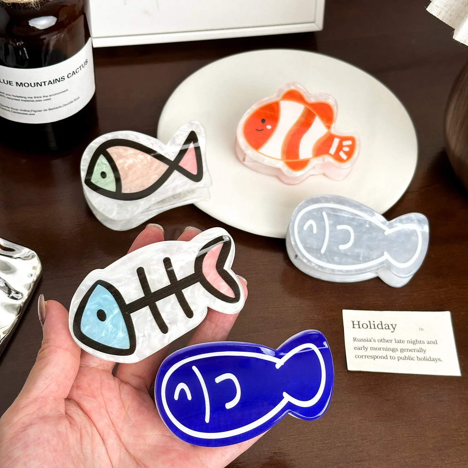 

New Double Sided Printed Fish Bones Acrylic Hair Claw Fashion Geometric Hair Accessories Clip Headwear Shark Hairpin For Women
