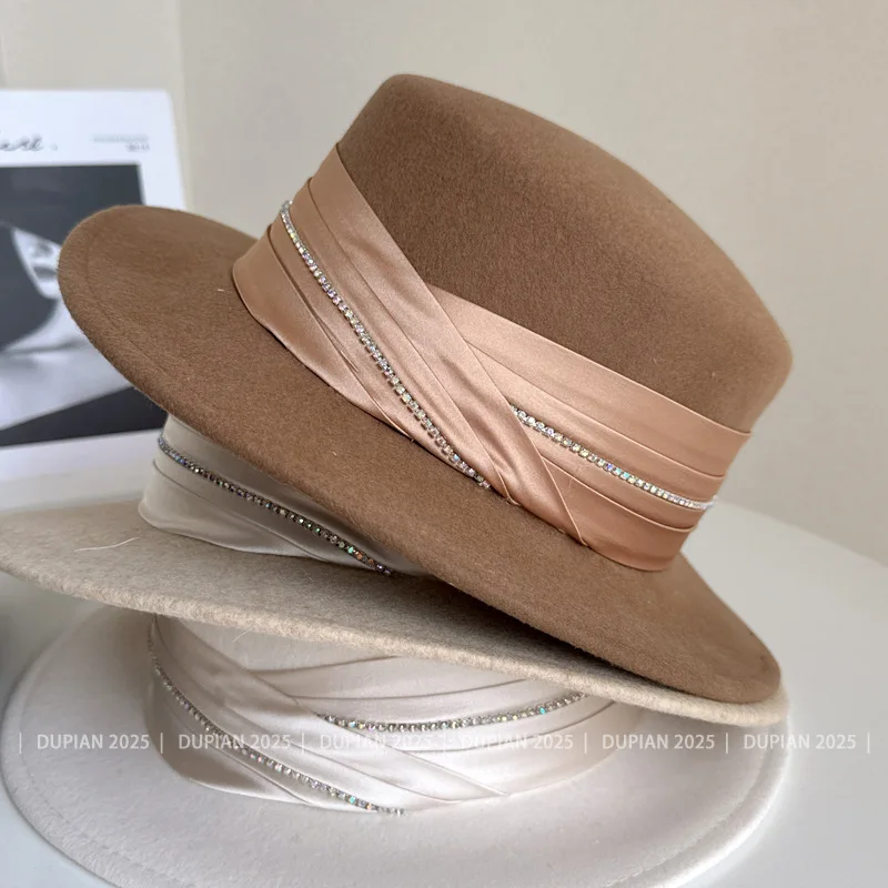High-end Boutique Real Pleated Satin Ribbon Rhinestone Top Hat Autumn and Winter Wide-brimmed to Make a Big Face Look Smaller