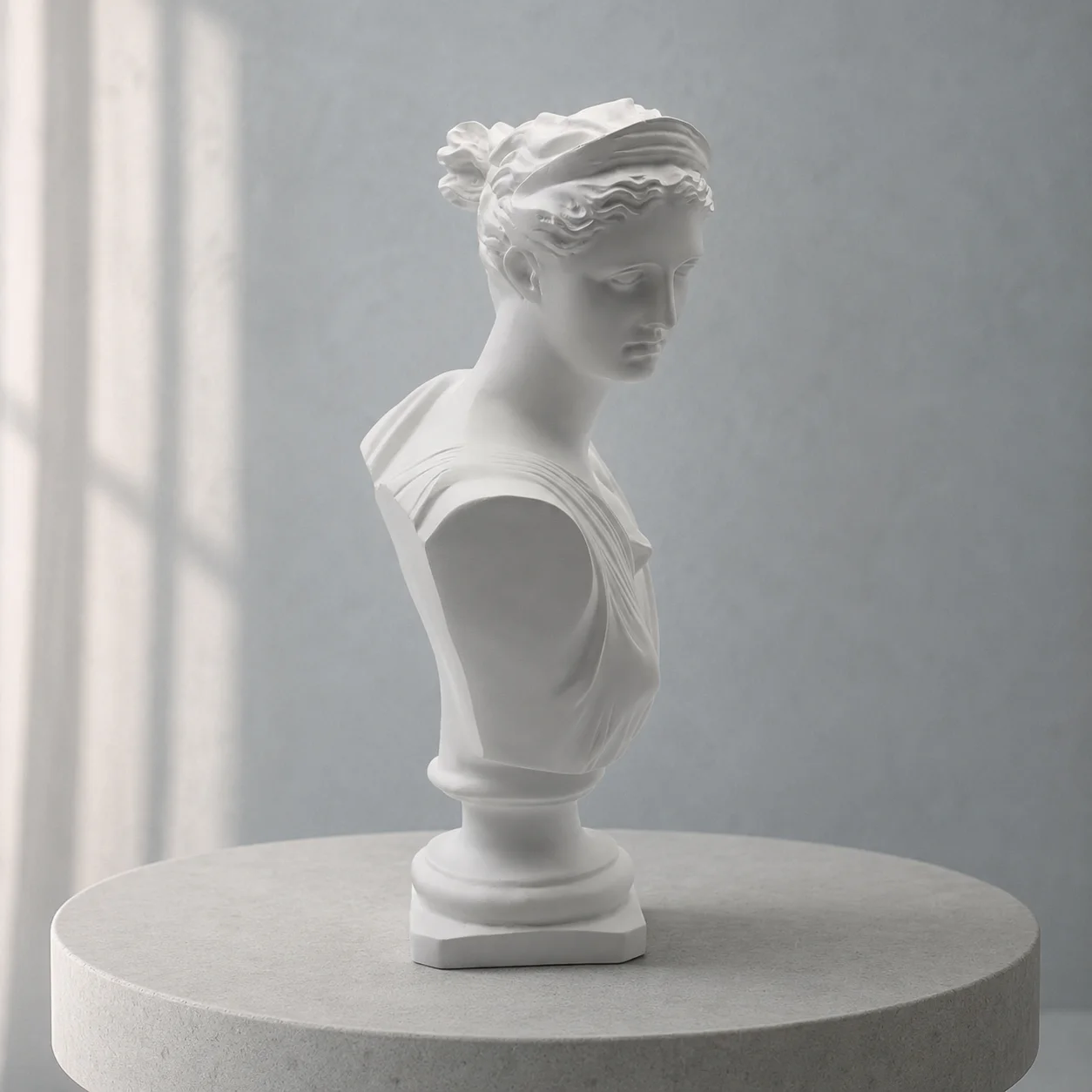 Classical Female Bust Statue Resin Sculpture Matte White Antique Green Home Decor for Desk Bookshelf Living Room Office