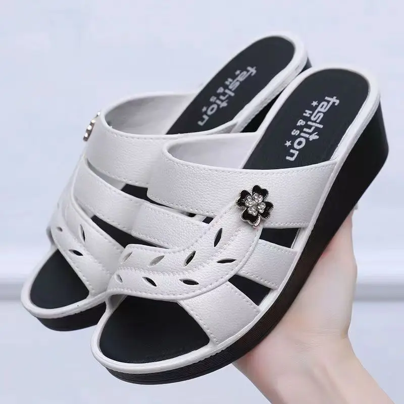 2024 Summer Women\'s Slippers PVC Openwork Slippers Middle-aged Mom Shoes Leisure Sandals Fashion Platform Wedge Heels Slippers