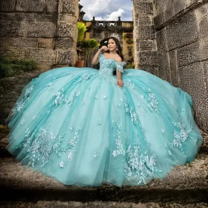 فساتين Quinceanera باللون الأزرق المائي ثوب حفلة قبالة الكتف القوس مطرز زين الدانتيل فستان حفلة عيد ميلاد Vestidos De 15 Anos