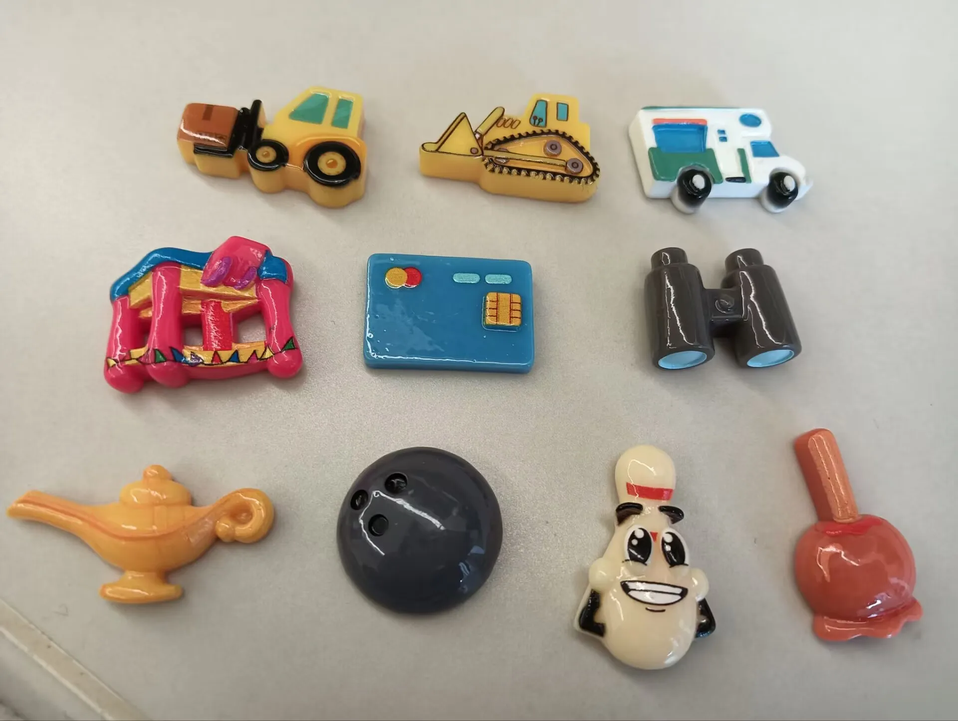 

100pcs Cartoon Flatback Resin Car telescope bowling ball Charms Cabochon Kawaii Dollhouse Decor DIY Crafts Accessories