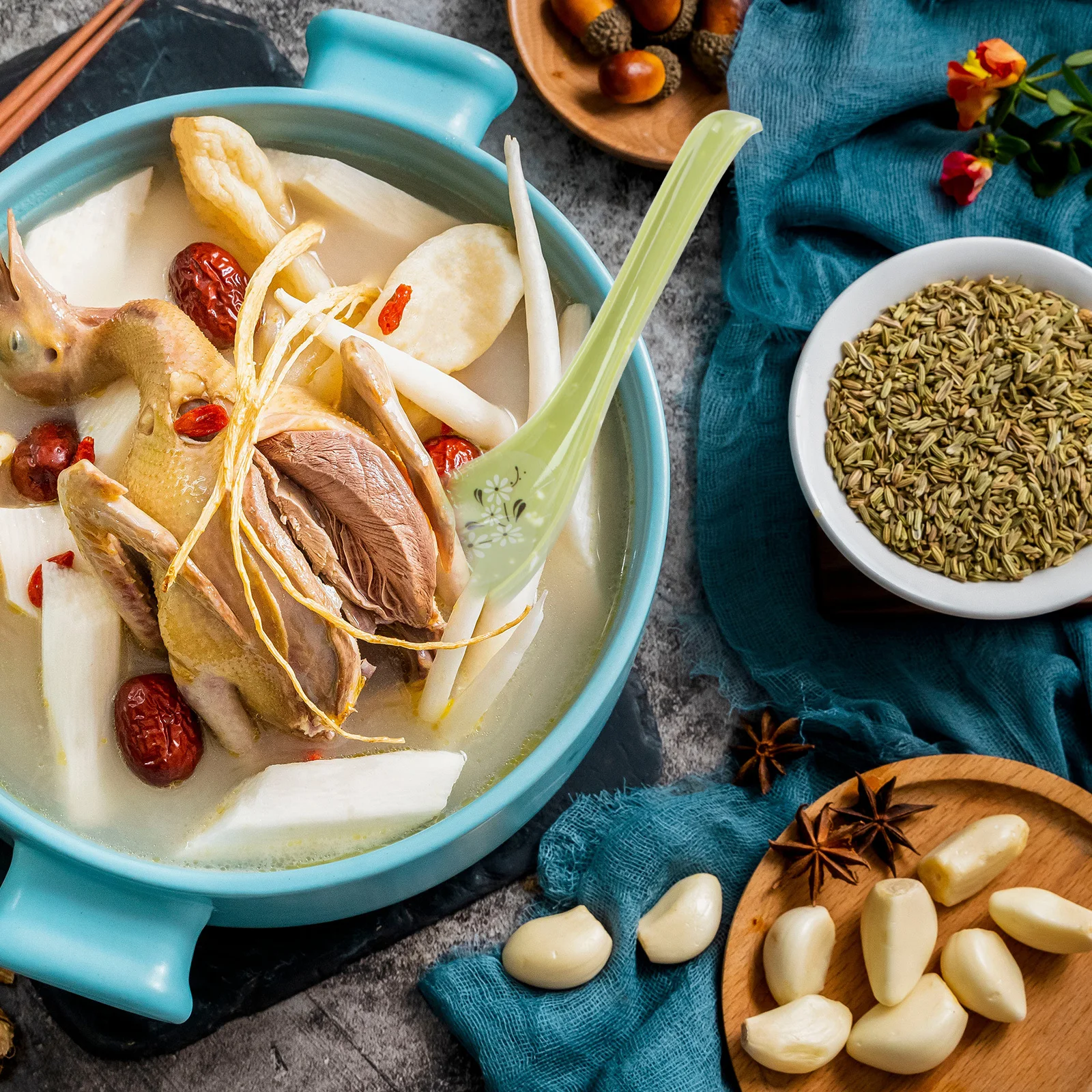 

8Pcs Heatproof Imitation Ceramic Spoon Set Long Handle Hook Design Anti-Slip Soup Spoons for Home Kitchen Cooking Catering Use