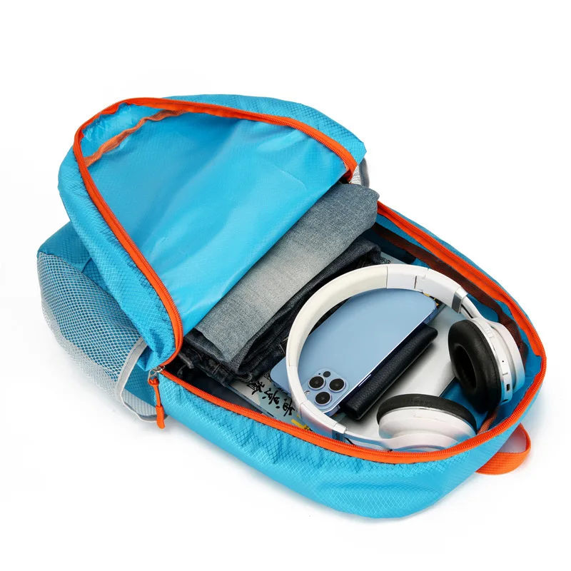 Zaino da viaggio leggero alla moda Zaino da viaggio Borsa a tracolla da viaggio da campeggio pieghevole di grande capacità sportiva impermeabile