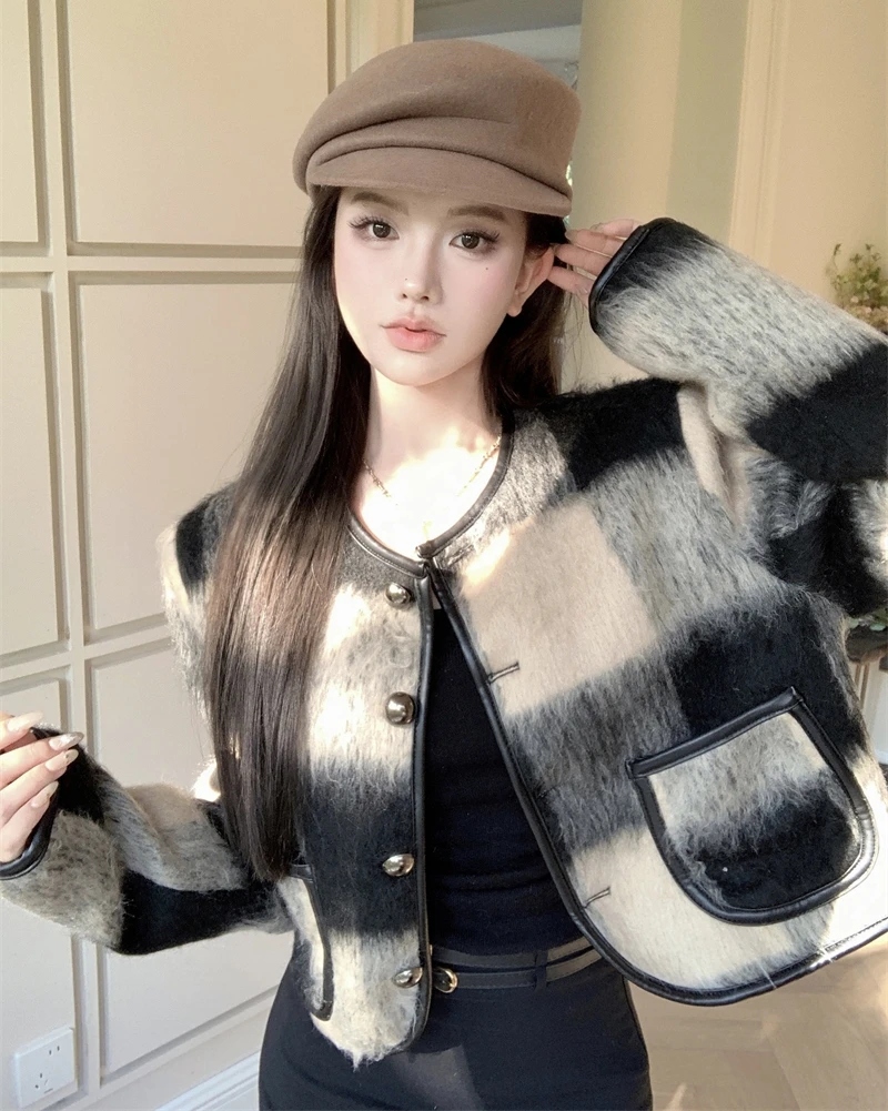 

Autumn Winter Fragrant Colored Checkered Round Neck Short Woolen Coat Women Wool Jackets