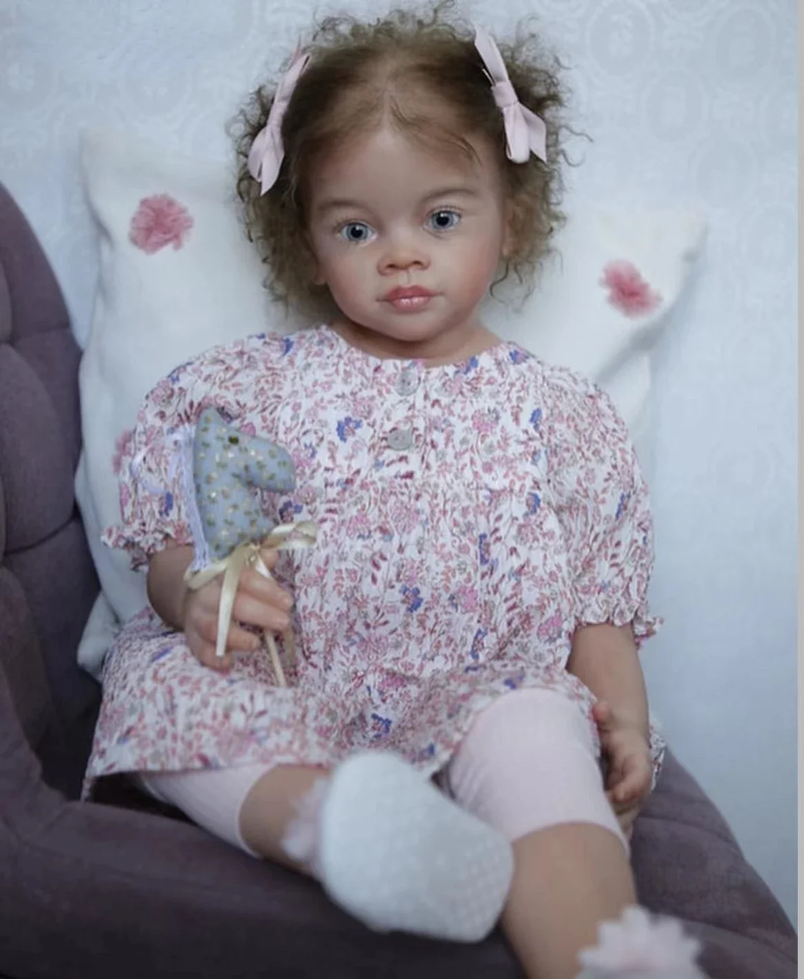 DLS Fornitura limitata personalizzata Reborn Baby Doll Meili Abito diverso Capelli ricci castani Bambole già finite Regalo di Natale