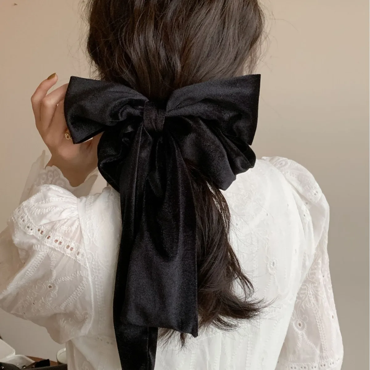 

Large Velvet Ribbon Bow Spring Hair Clip Premium Versatile Black Hair Clasp for Women Daily Elegant Comfortable