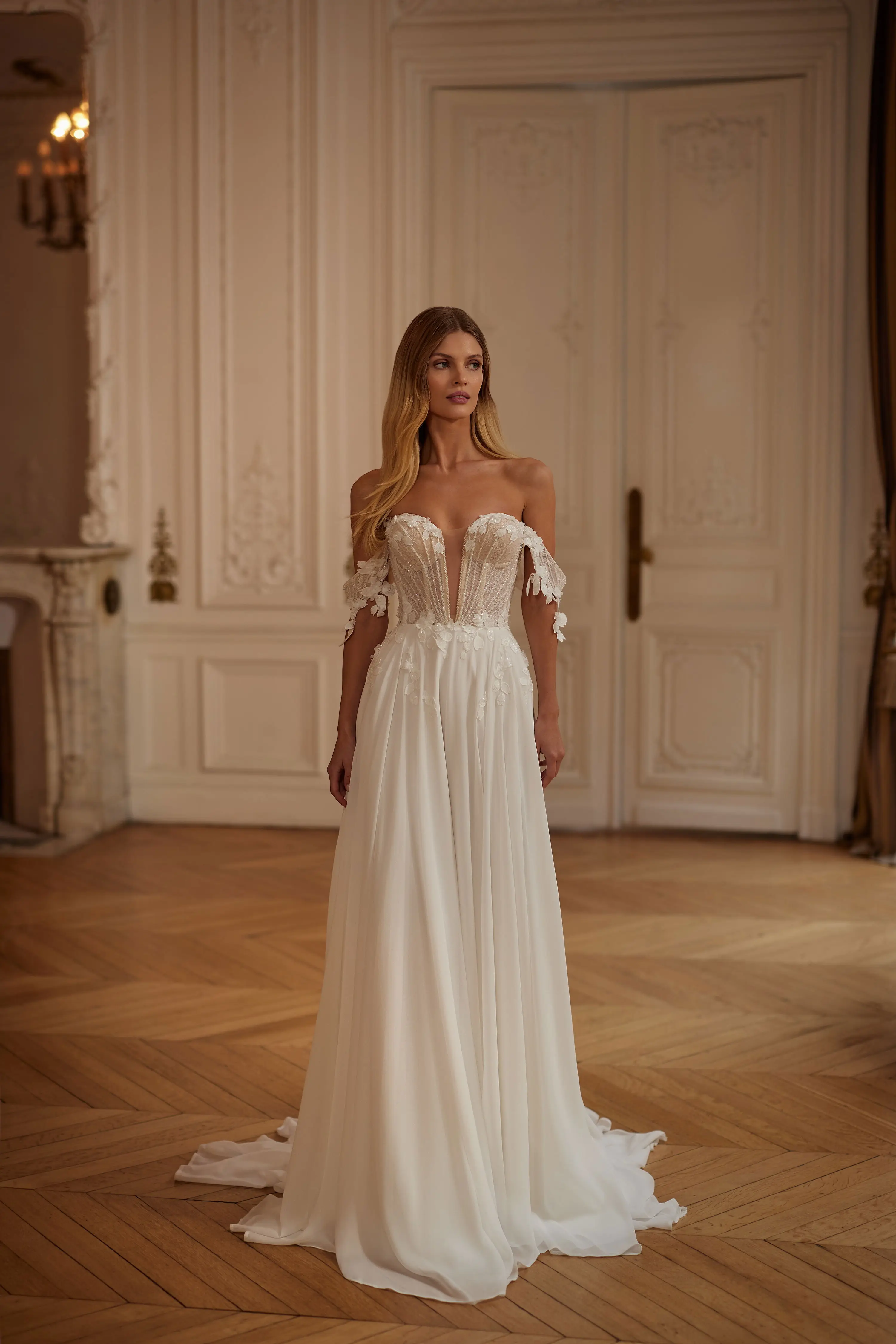 ZIBUYU Suknia Ślubna z Odkrytymi Ramionami, Dekoltem w Serek, Przezroczystym Koronkowym Gorsetem, Marszczeniami, Tiulową Linią A, Długości do Podłogi, Szyta na Miarę