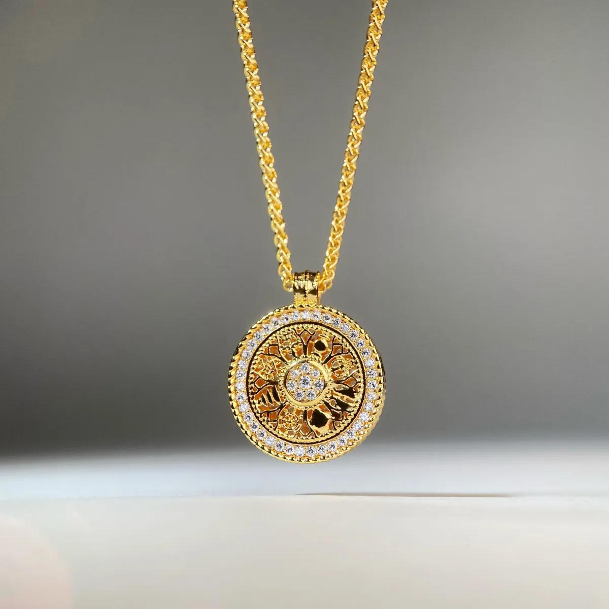 Cynlo Jewelry Luxury 100% Real 18k Gold Men's and Women's Antique Gold Turning Compasses Pendant Necklace