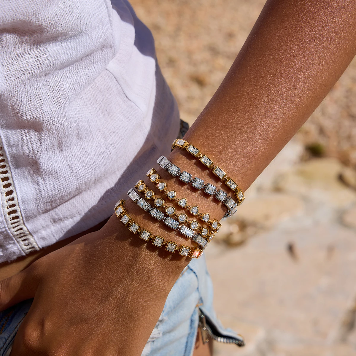 

AIKOER Minimalist 18K Gold Color Plated Stainless Steel Zircon Rectangular Tennis Chain Bracelet Stackable Bracelet Women's Jewe