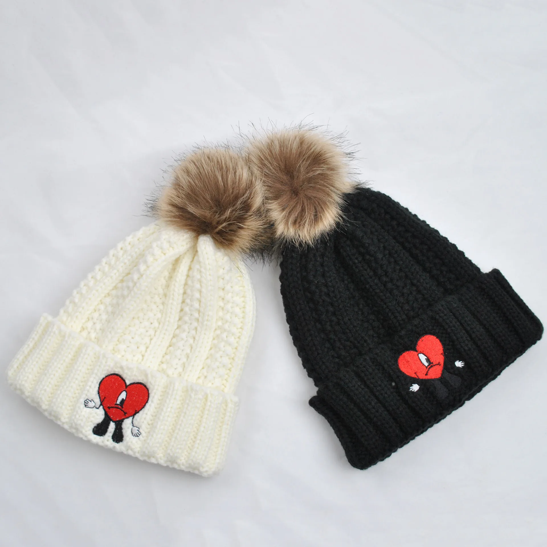 

Unisex Bad Rabbit Wool Hat Bad Bunny Knitted Cap Winter Warm Love The Embroidery Beanie Pom Poms Skullies Beanies Caps Skeleton