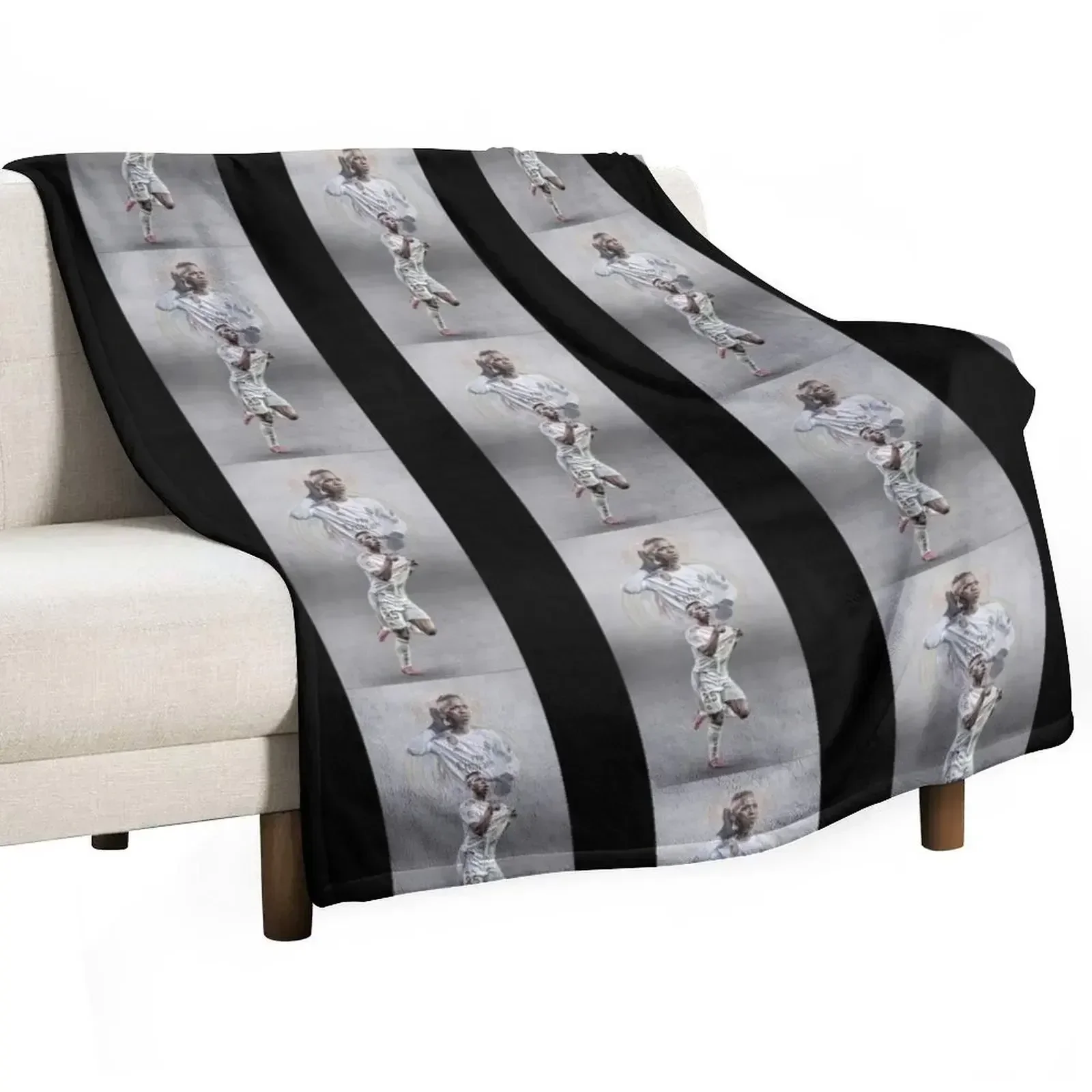 Vinicius Junior Illustration Throw Blanket Luxury Throw Fashion Sofas Multi-Purpose Beautifuls Designers Shaggy Blankets