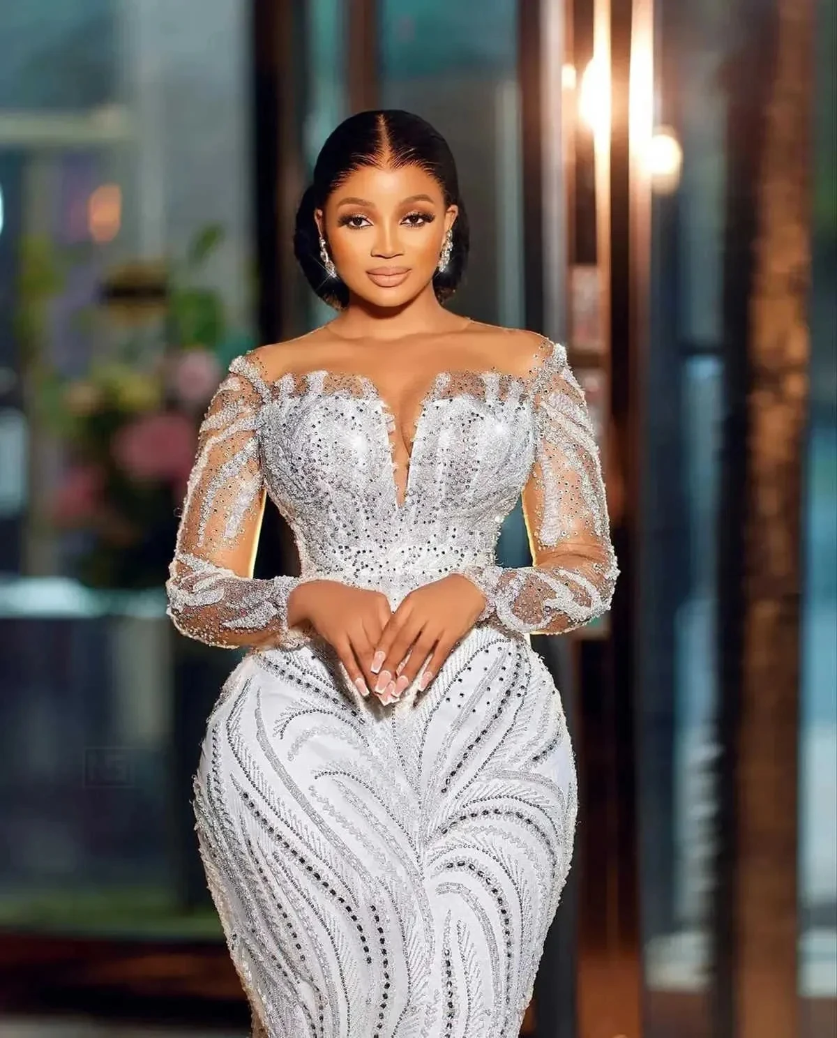 Vestidos de Casamento Luxuosos Sul-Africanos para Meninas Negras, Vestido de Noiva Sereia com Mangas Longas e Detalhes em Pedraria, Personalizado