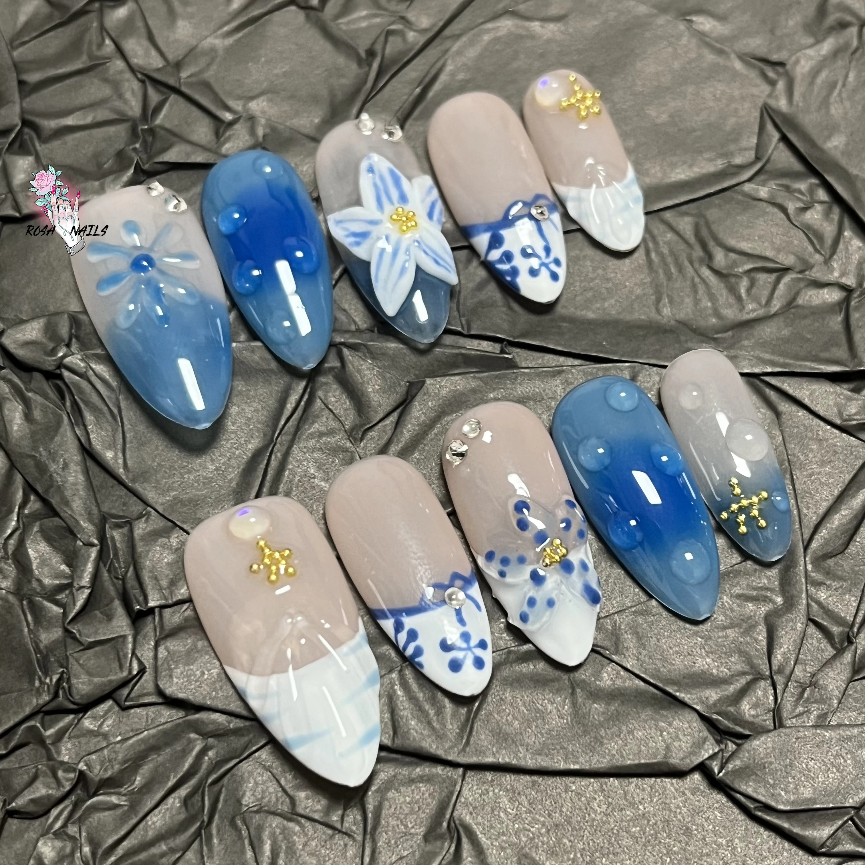 

10pcs Blue 3D Flowers Design False Nails White Frech Tips Fake Nail Art Flower 3d Style Medium Almond Handmade Press on Nails