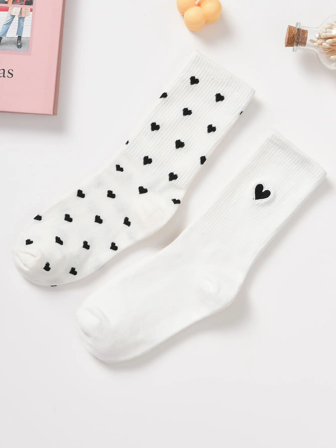 2 Pairs Women Middle Stockings Set Red Heart Pattern in White Socks  Fashion Breathable For Female Casual Style