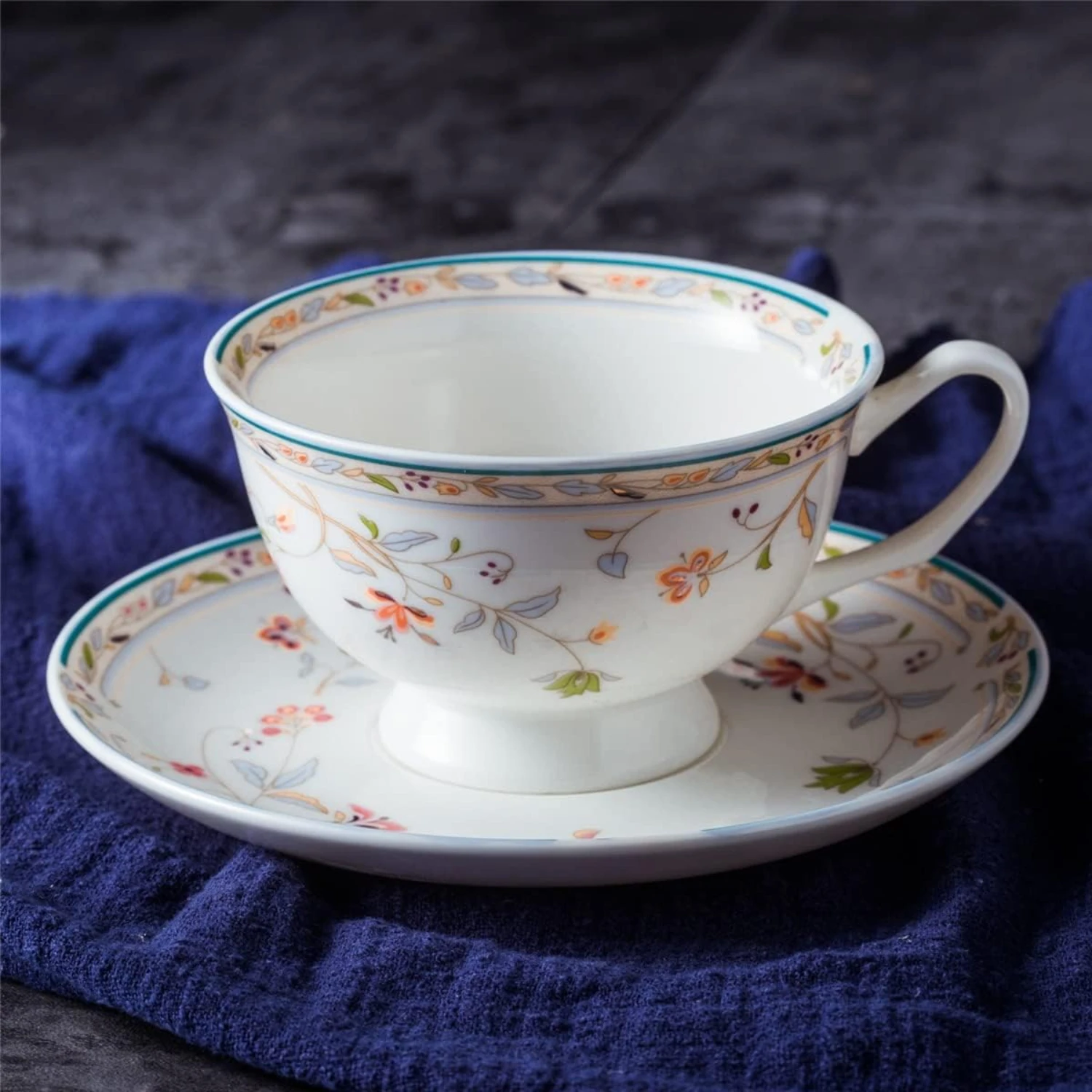 

Elegant and stylish, this beautiful European ceramic coffee cup and saucer set is perfect for enjoying a leisurely afternoon tea