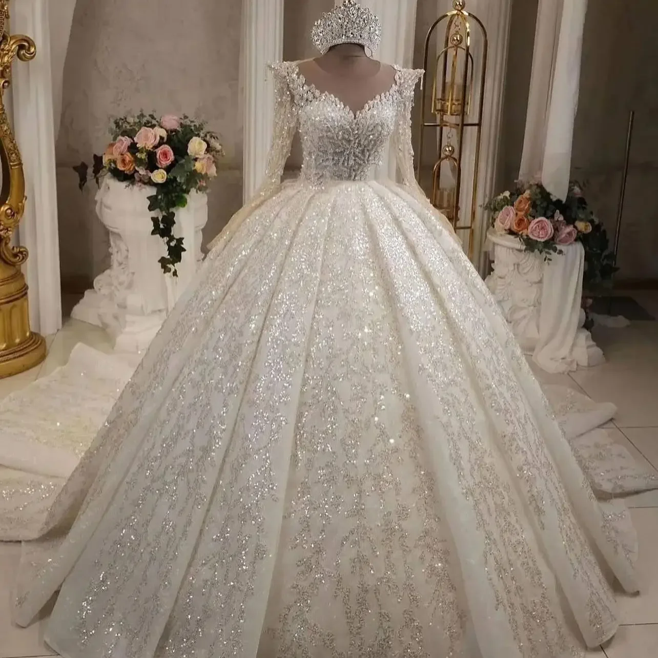 

Luxurious Sparkling A-line Lace Crystal Beaded Women's Wedding Dress Sexy V-neck Long Sleeve Church Wedding Bridal Dress Custom