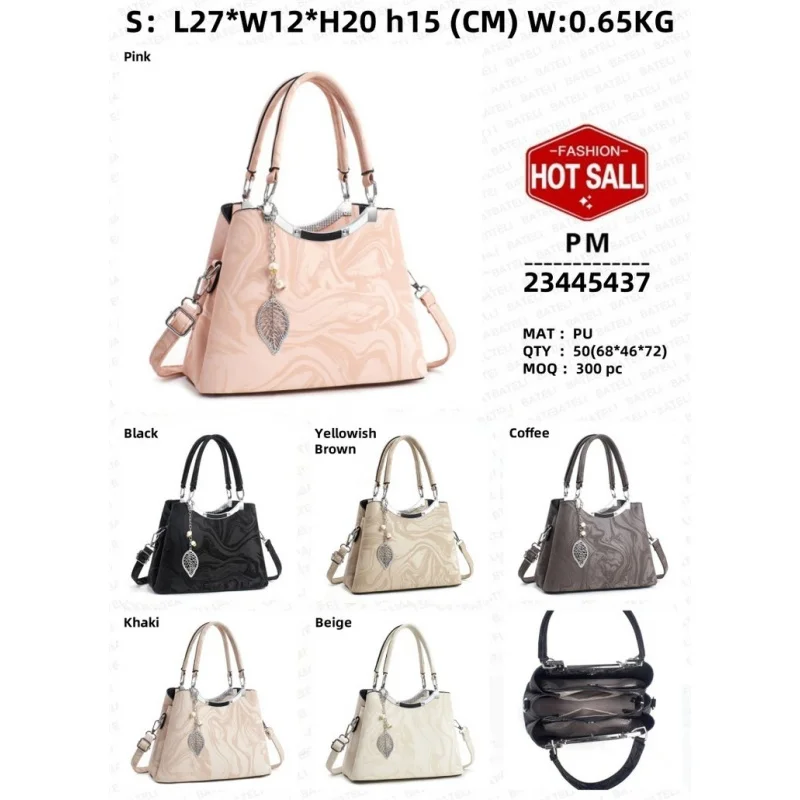 

Современная женская сумка с акцентом букле из текстурированной ткани и кожей премиум-класса для зимнего стиля