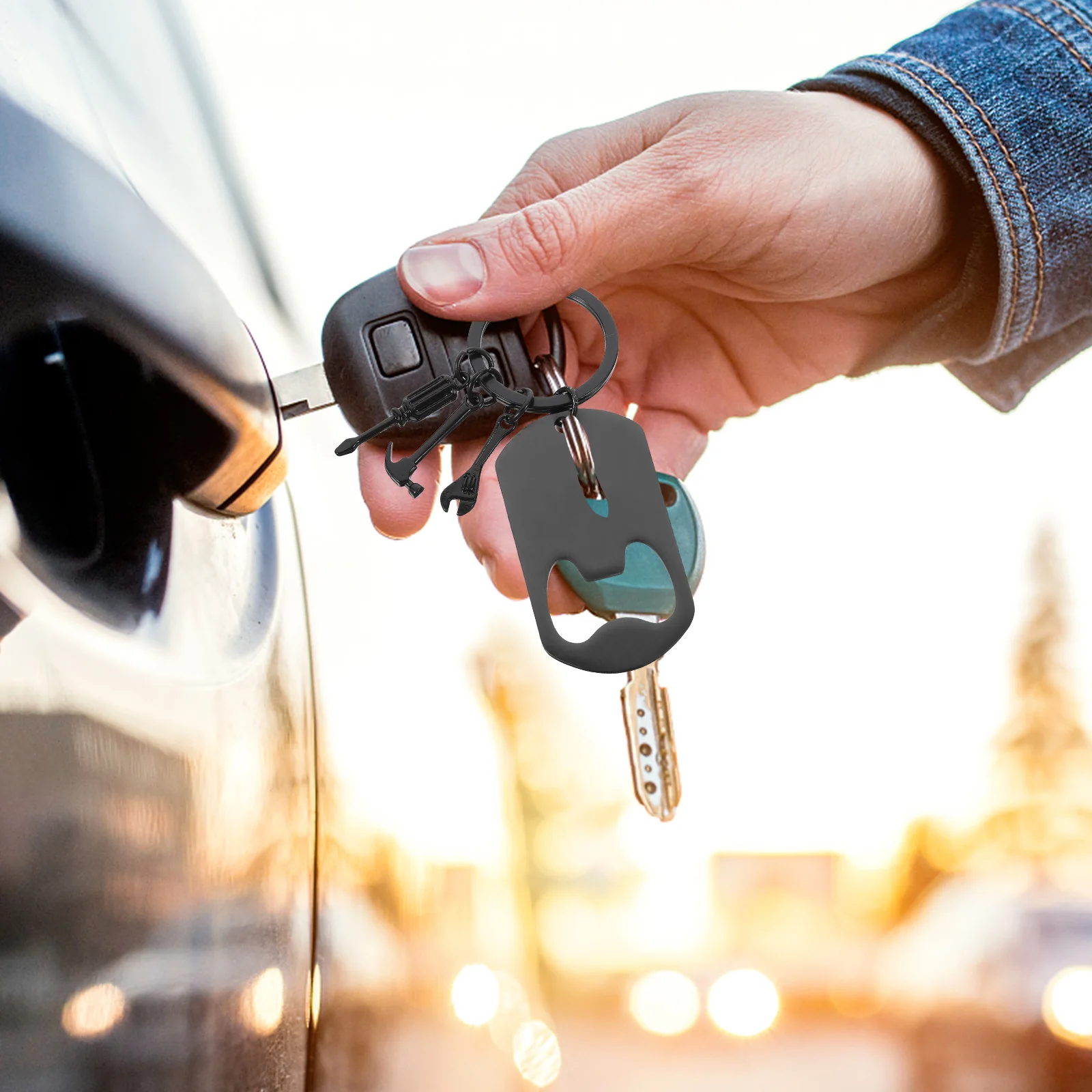 

Metal Bottle Opener Keychain Creative Beer Key Chain Portable for Home Bar Party Decor Keychain Metal Beer Key Chain