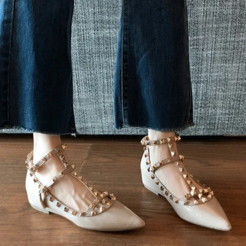 

Fashion Delicate Pointed Toe Rivet Women's High Heels Buckle Strap Outdoor High Quality Solid Color Square Heel Ladies Shoes
