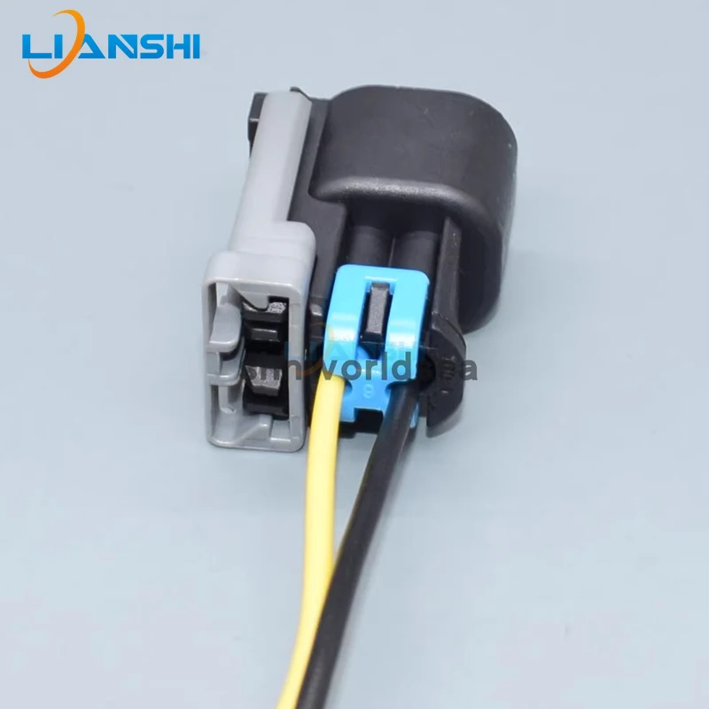 Applicable to Buick Geely Automobile fuel nozzle 2p harness plug 15305086 connector DJ7028-1.5-21