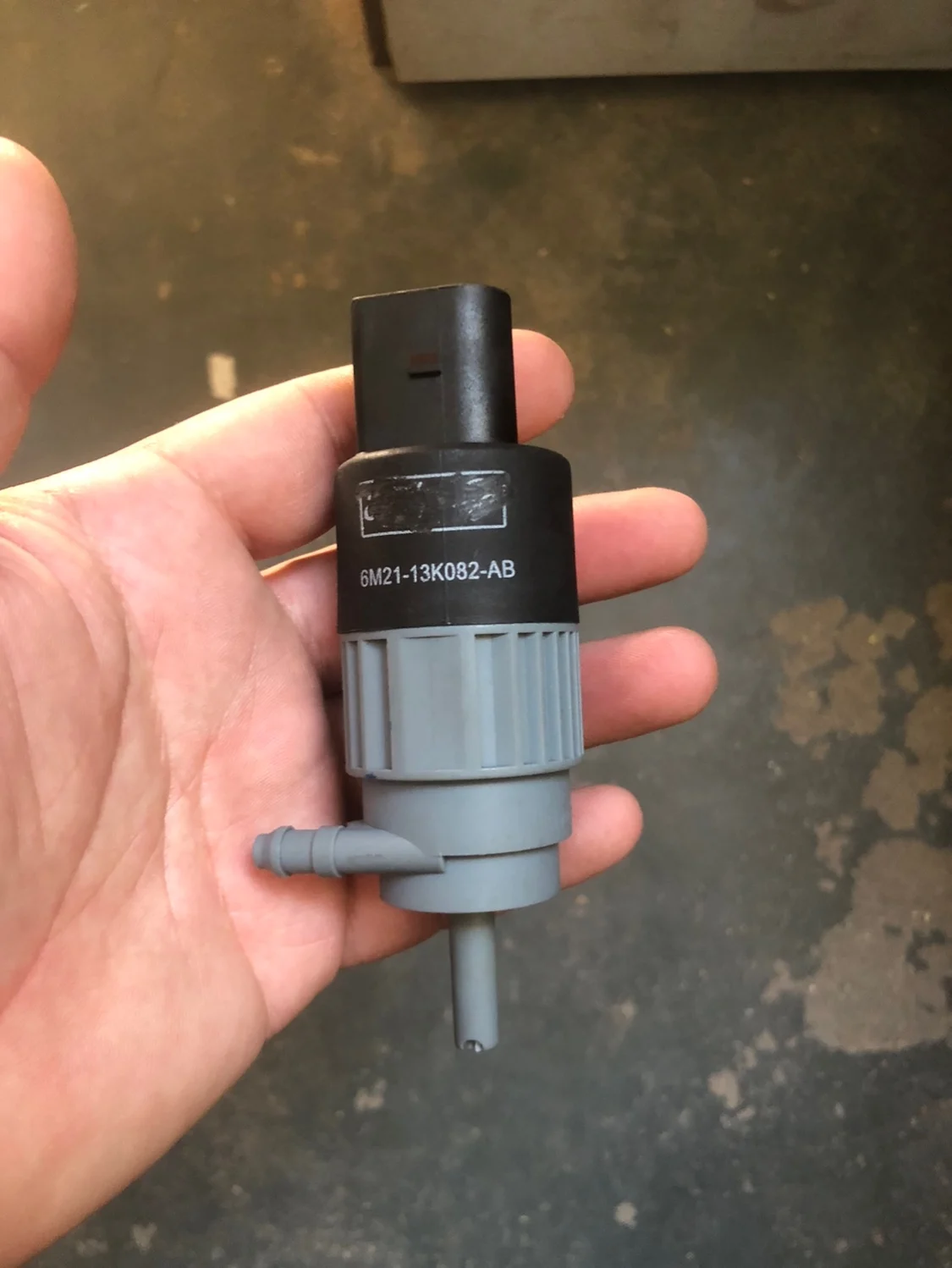 

For Ford Mondeo Maxus S-MAX Focus headlight washer motor