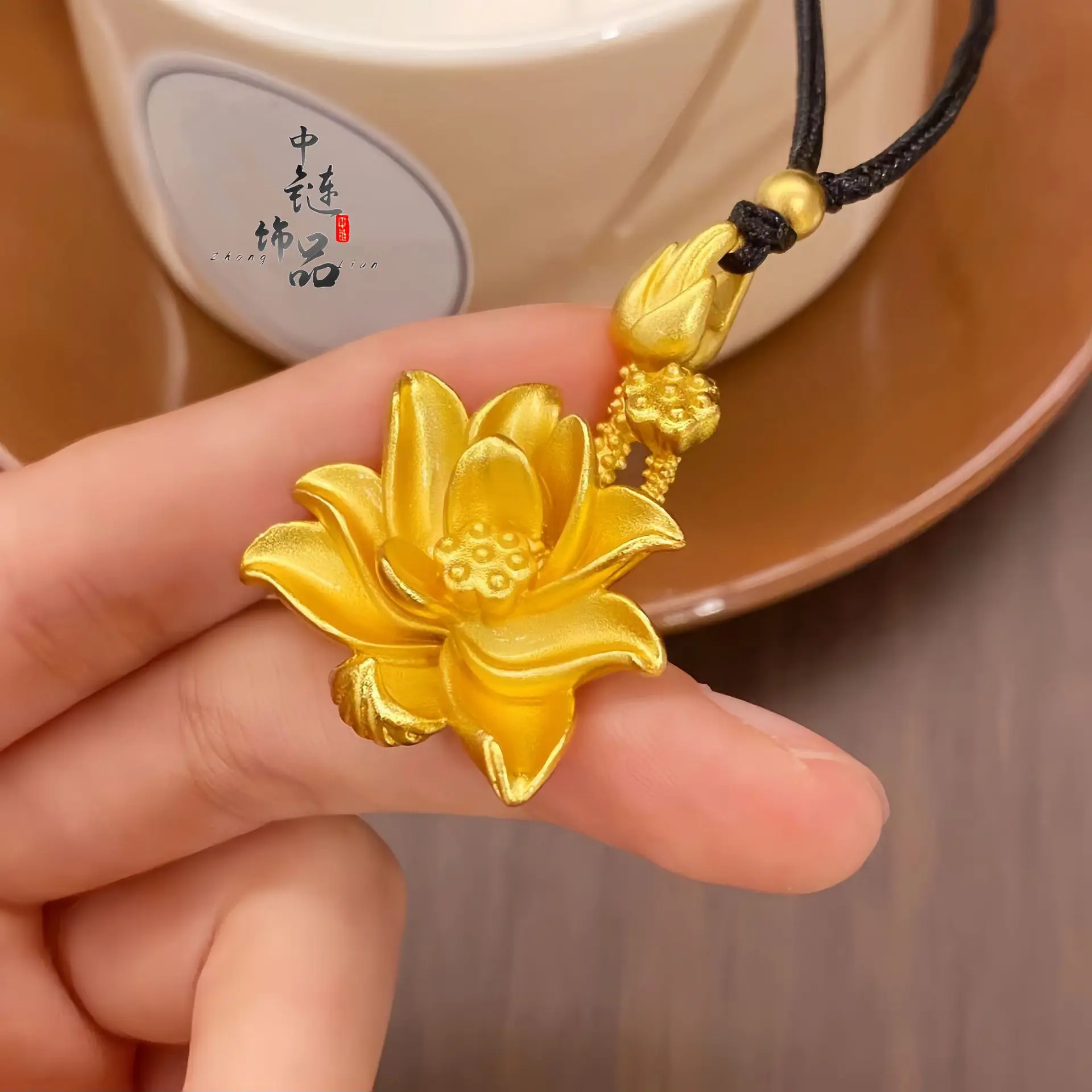 2026 High Color Retention Sand Gold Lotus And Seed Pod Pendant For Women Copper Gold Plated Diy Jewelry Making Accessories Bulk