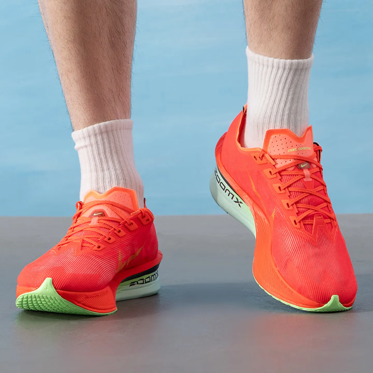 NIKE VAPORFLY 4 Men's Running Shoes Lightweight Breathable Cushioning Summer New Road Racing Professional Carbon Plate Running Shoes HF6414-600-1