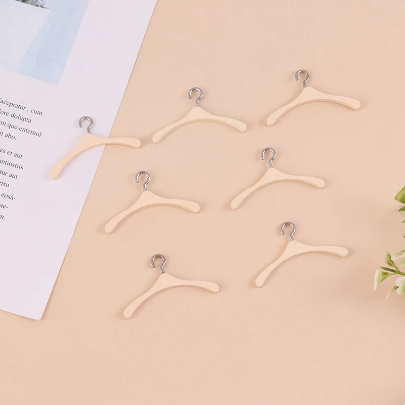 5Pcs/2pcs 1:12 Dollhouse Miniture Wooden Coat Hanger Simulation Decoration Dolls Accessories Kids Pretend Play Toys