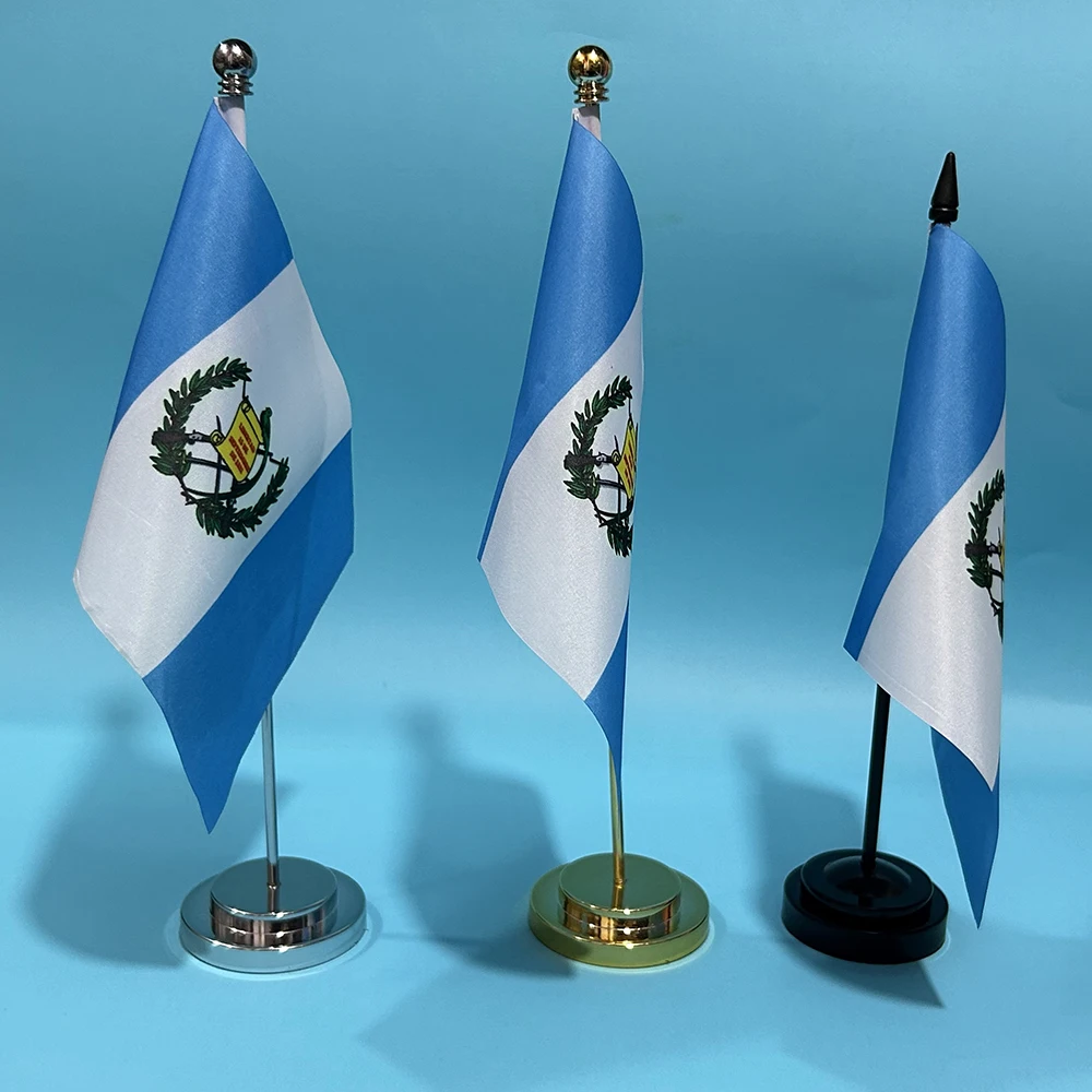 BANDERA DE SKY Bandera de escritorio de oficina Bandera de Guatemala 14x21 cm poliéster Bandera nacional de Guatemala Bandera de país Adornos de escritorio Banderas