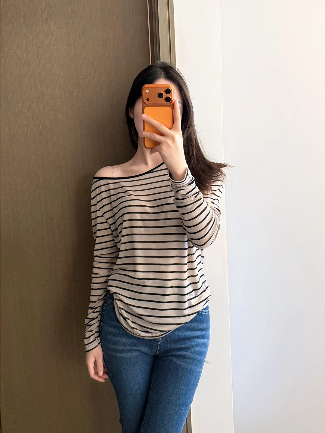 Camiseta de manga larga con hombros descubiertos para mujer, camiseta informal con rayas horizontales, camiseta holgada adelgazante, marca Dakai