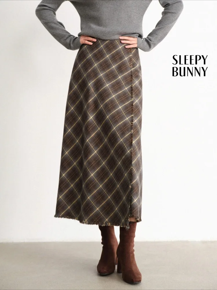 

Plaid Wrap Midi Skirt Women Winter A-Line Brushed Check Skirt Chic Slimming Mid-Length Wrap Skirt Soft Textured Contrast Design
