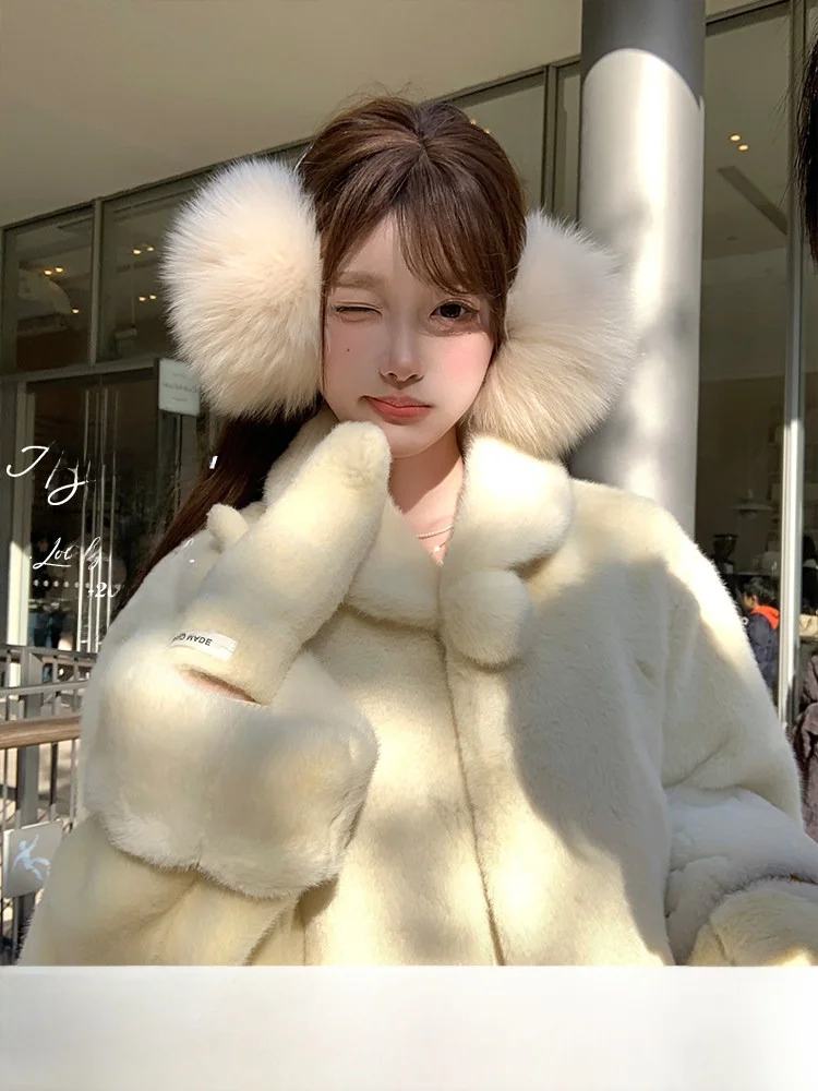 

Женская зимняя шуба Acaine Yellow Fur Coat: элегантная, свободного кроя, средней длины, с длинными рукавами