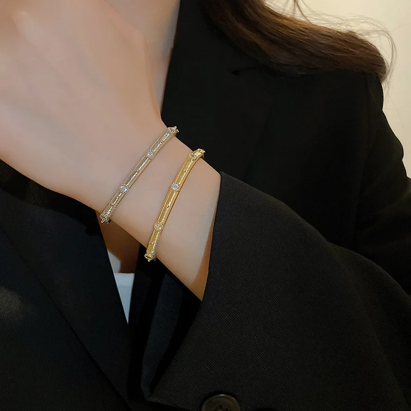 Zircon Retro Bracelet for Women Europe and The United States Light Luxury Temperament Bracelets Fashion New Accessories Gifts