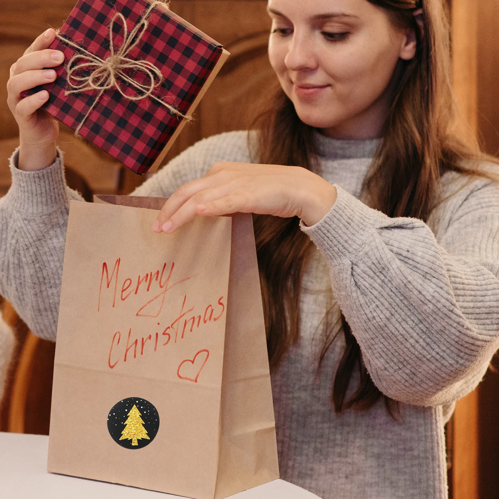 

1 рулон рождественской наклейки, многофункциональные клейкие наклейки для упаковочных коробок, конвертов, праздничных подарочных бирки, товары для рождественской вечеринки