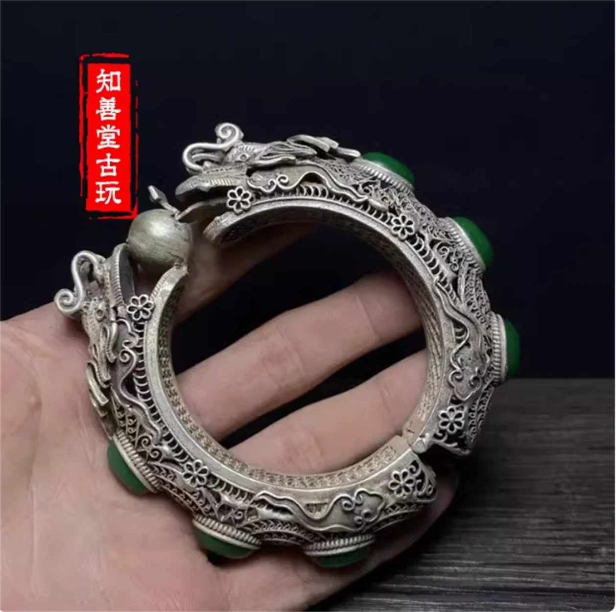 

Qing Dynasty old silver jewelry hollowed out silver bracelet