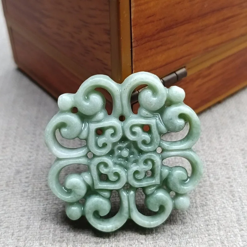 

Natural Guizhou Cui Retro Hollow Carved Pendant