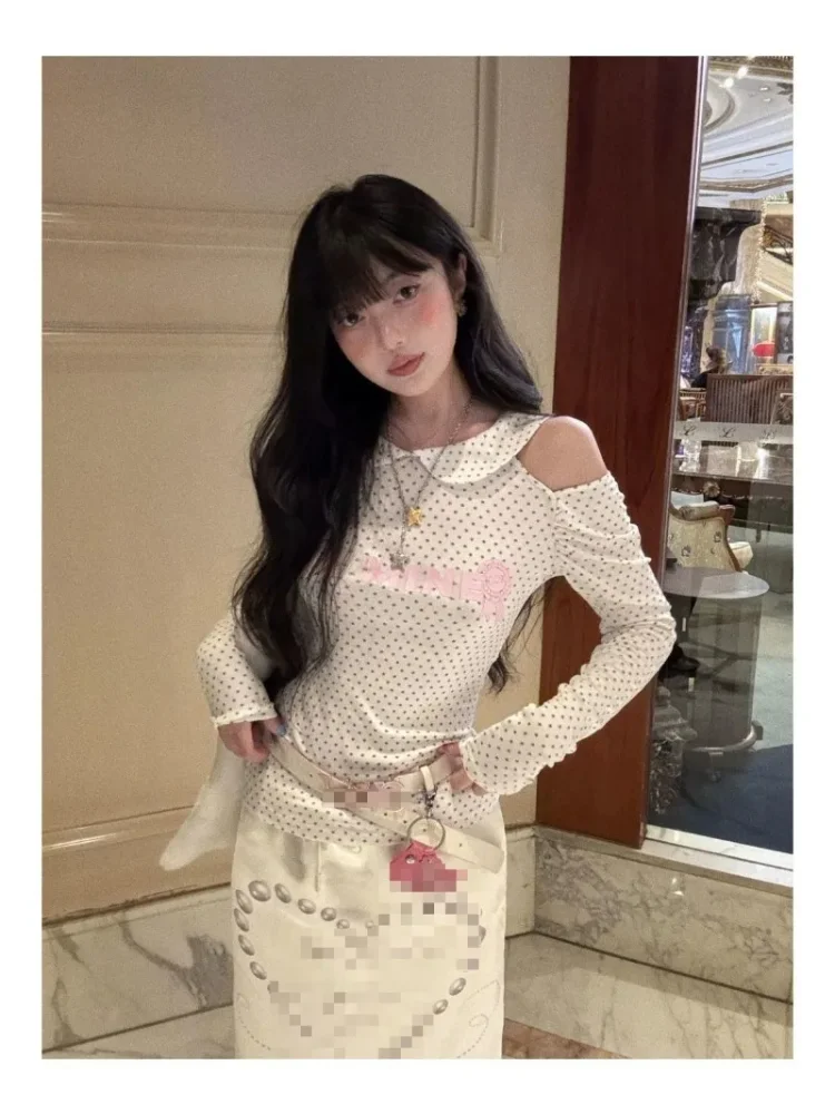 T-shirts coréens Chic à pois avec lettres imprimées pour femmes, épaules dénudées, manches longues, Slim Fit, haut court Y2k épicé pour filles