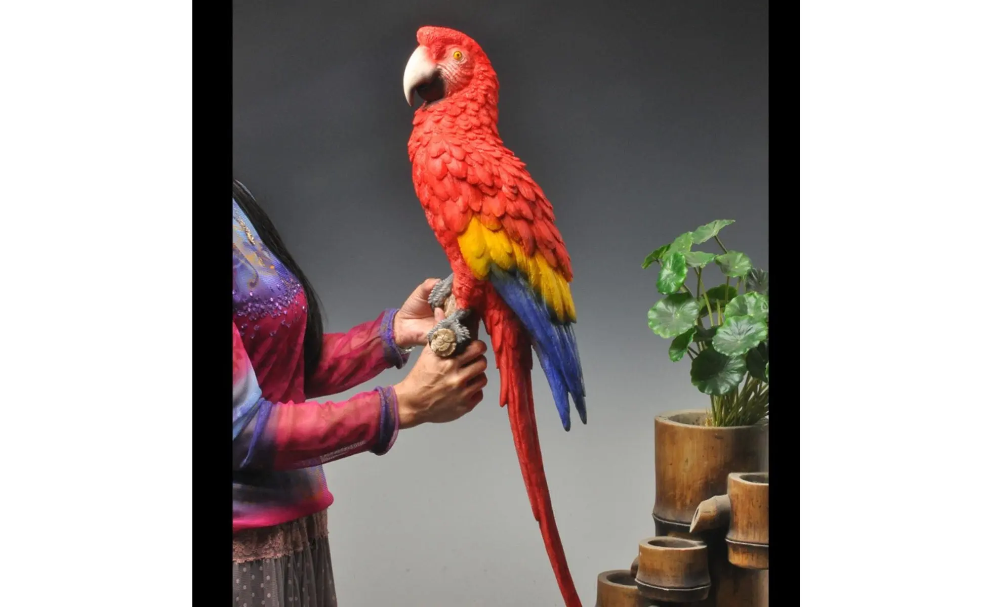Resin Parrot Decoration Vivid Hues Realistic Parrot Statue Lifelike Avian Figurine Weather Resistant Large Macaw Sculpture