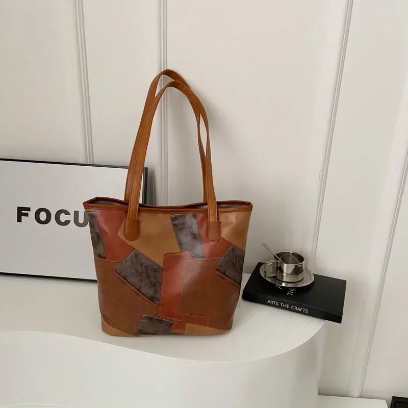 

High End Retro 2025 New Bag, Women's Spliced Casual Shoulder Bag, Fashionable Commuting Large Capacity Tote Bag Unterarmtasche