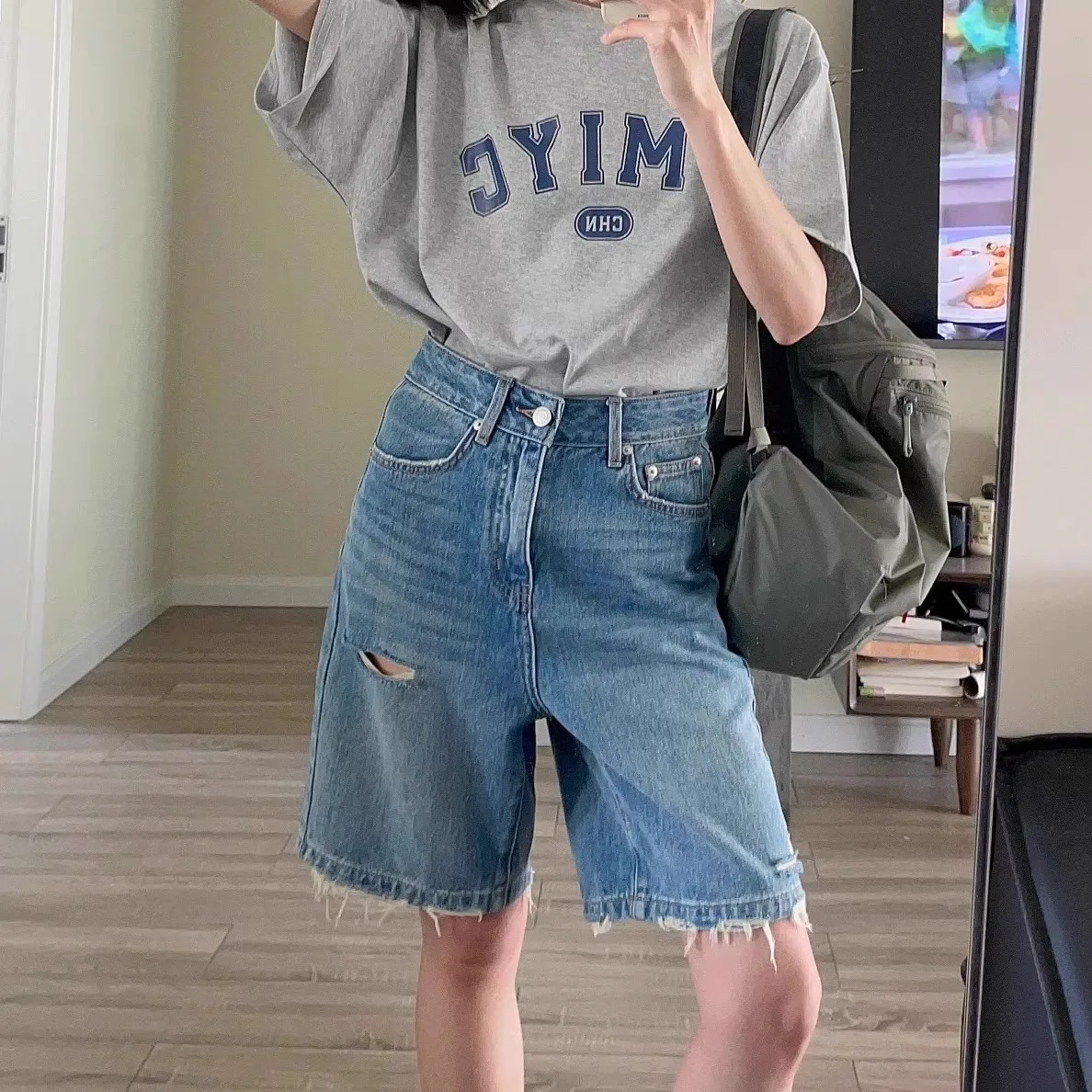 

plus Size Women's High Waist Loose Fit Denim orts with Frayed Hem Straight Leg Five Inch Pants Summer Casual Cotton Stretch