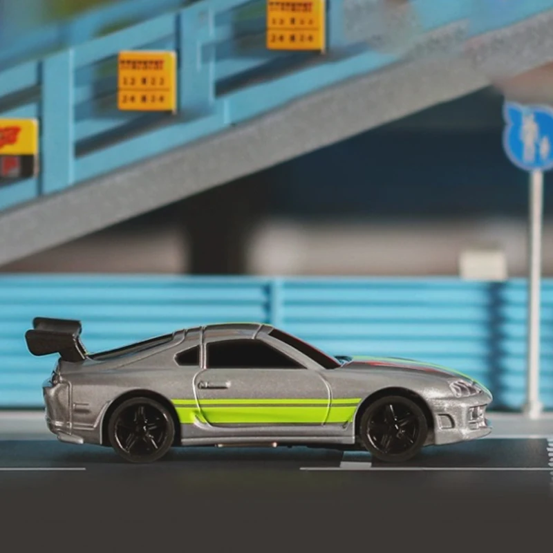 TURBO RACING 1/76 C73 Mini zdalnie sterowanym samochodowym Pełnowymiarowa kolorowa skorupa Samochód sportowy Model symulacyjny Zabawka Prezent festiwalowy